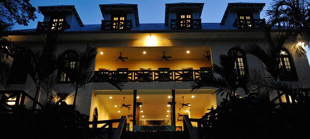 Mahogany Hall Luxury Boutique Resort San Ignacio Bagian luar foto