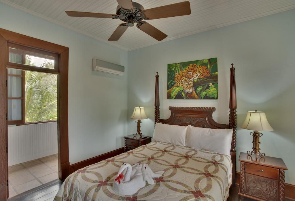 Mahogany Hall Luxury Boutique Resort San Ignacio Bagian luar foto