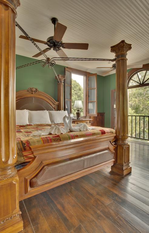Mahogany Hall Luxury Boutique Resort San Ignacio Ruang foto