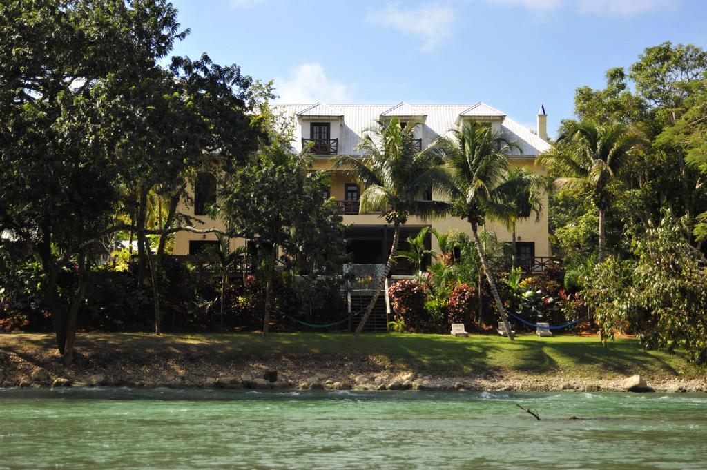 Mahogany Hall Luxury Boutique Resort San Ignacio Bagian luar foto