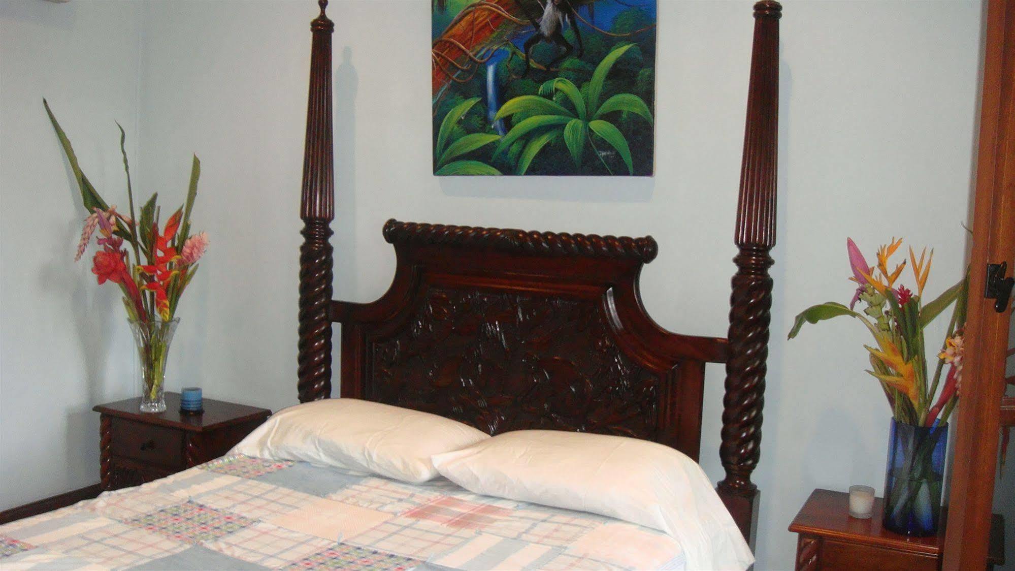 Mahogany Hall Luxury Boutique Resort San Ignacio Bagian luar foto